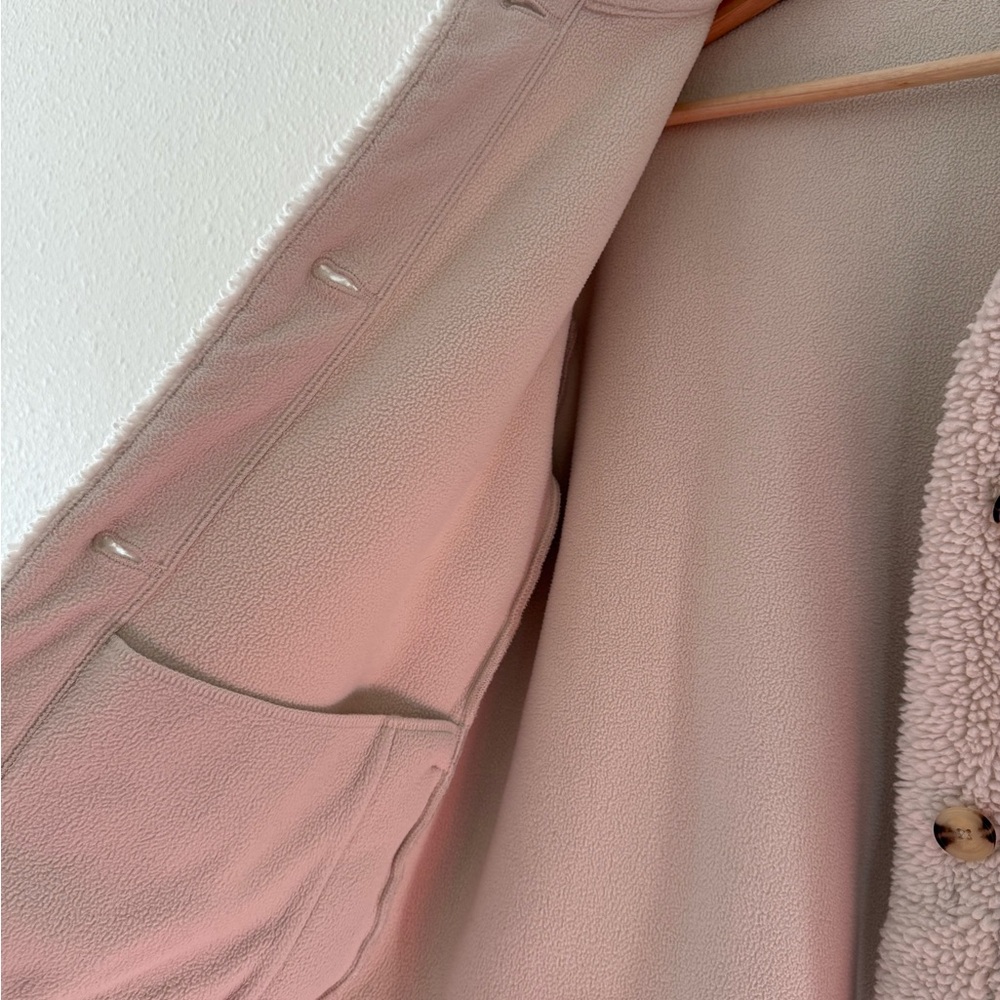 ❗️SOLD❗️Uniqlo Cream Teddy Jacket - Picture 7 of 9